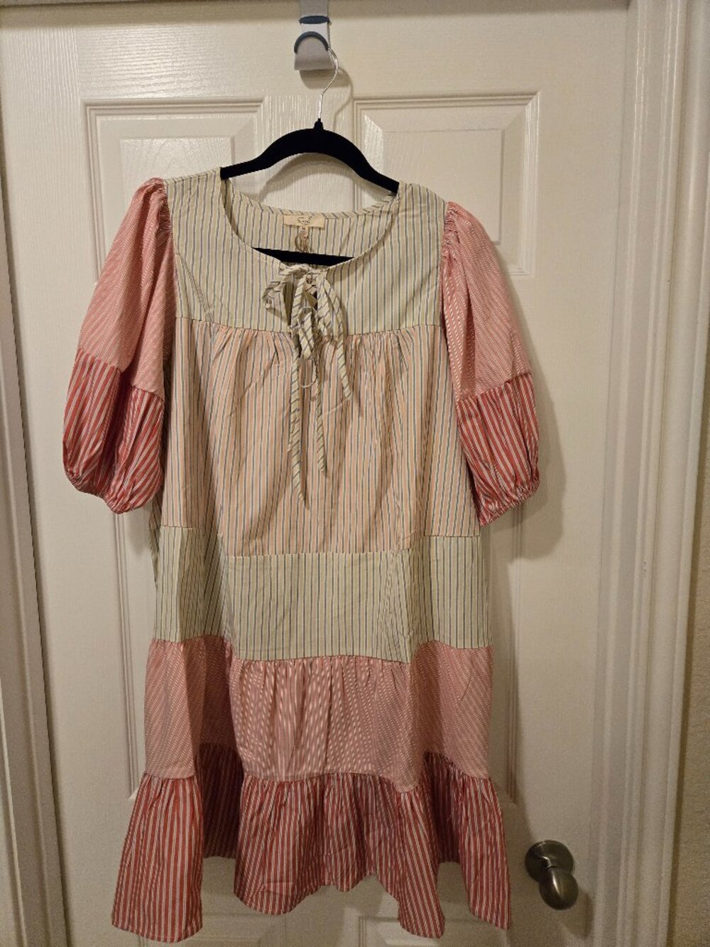 Easel size medium dress new with tags